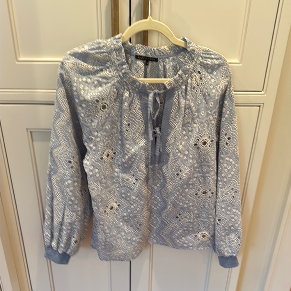 Blue Lace Blouse with Floral Patterns and Puff Sleeves